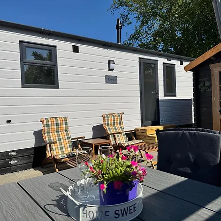 Campsite Prachtig Chalet Zonnestraal Westerland